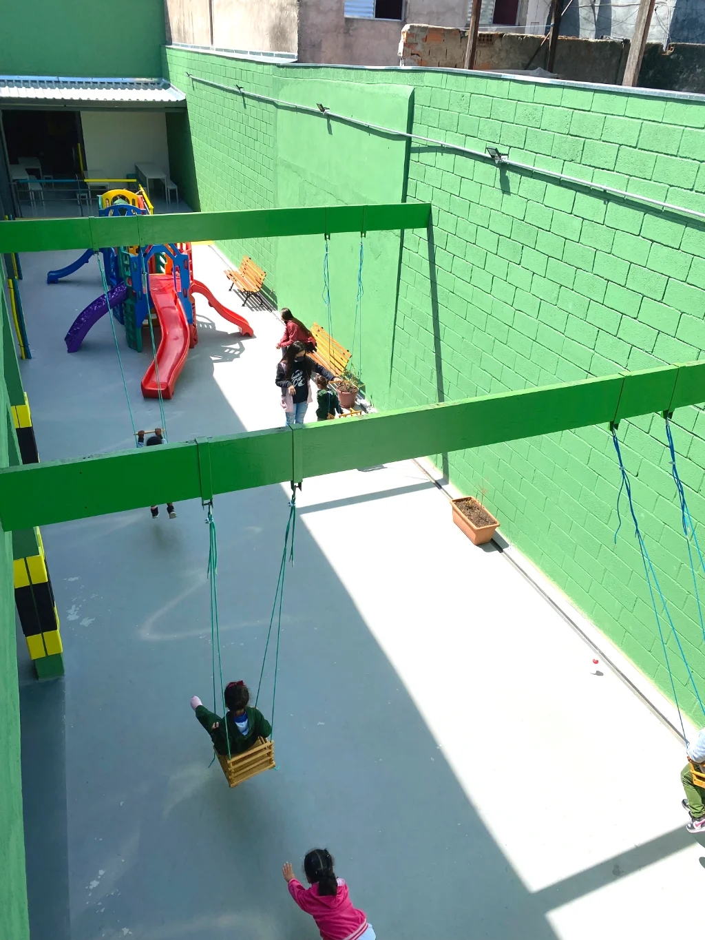 Área externa e parque do Colégio Harmonia, escola em São Mateus SP