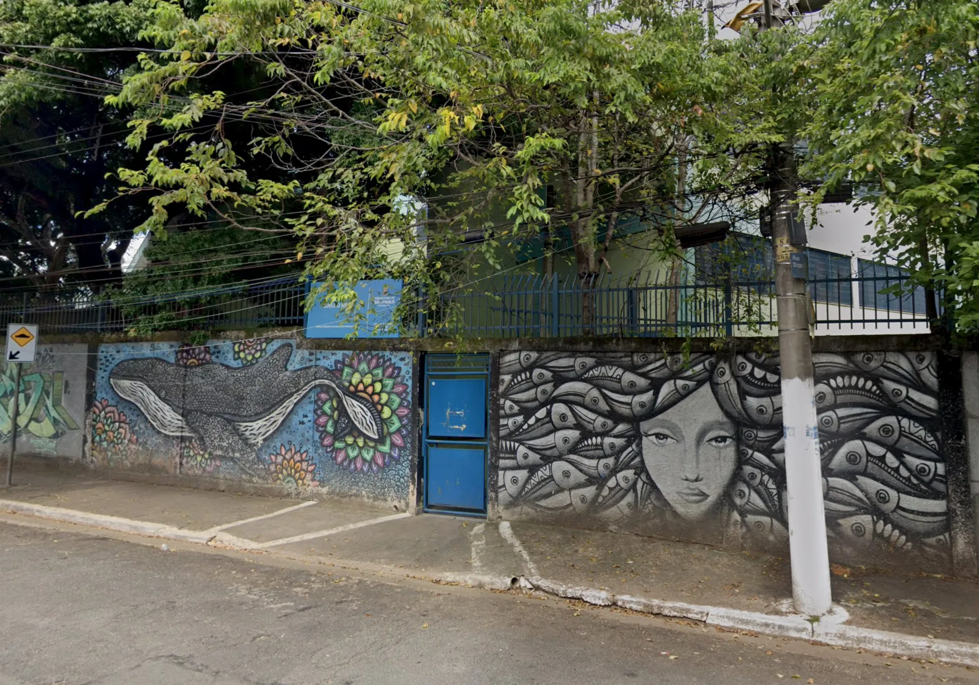 Fachada da EMEF Coelho Neto em São Mateus, São Paulo